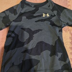 #81 Under Armour Kids Black Camo Rashguard